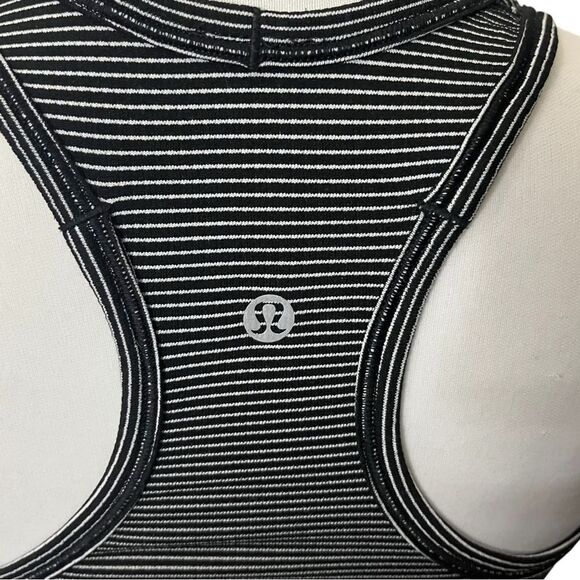 Lululemon Run Swiftly Tech Racerback Tank Stripe Black White Women’s Size 2 Gym - Picture 6 of 6